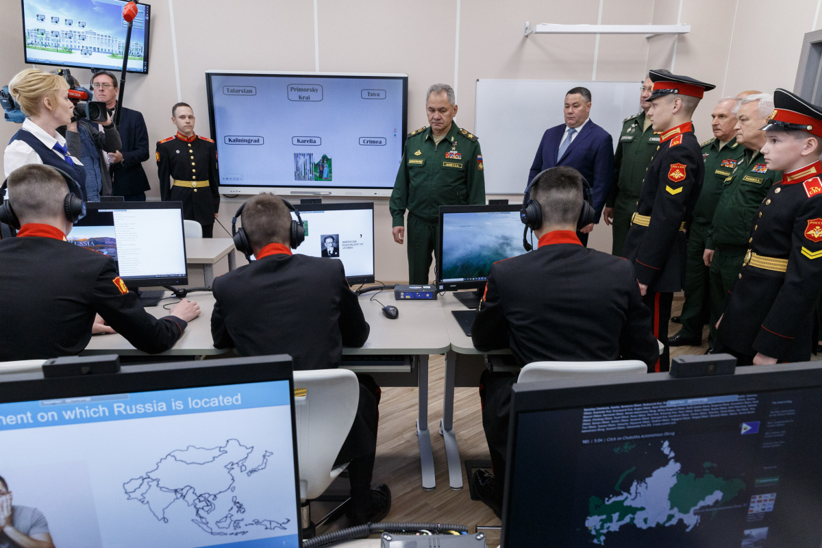 Министр обороны РФ проверил организацию учебы в Тверской Военной академии ВКО