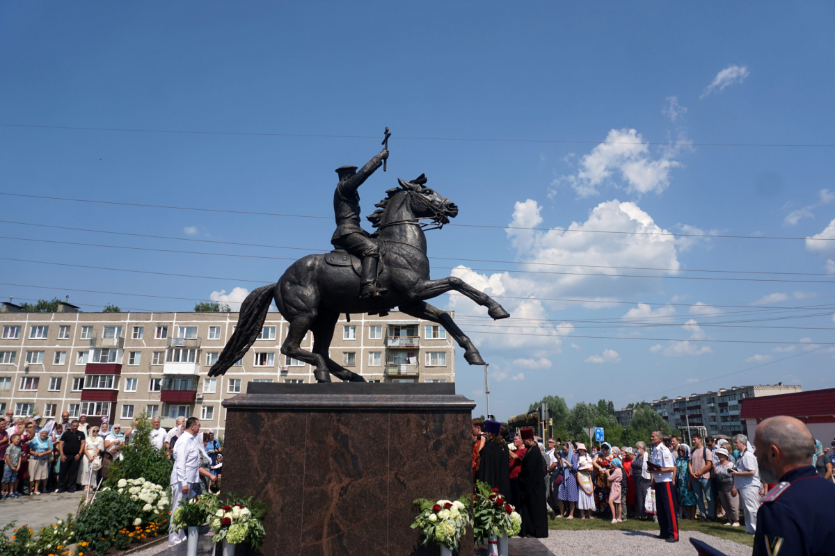 Открытие первого в мире конного памятника Императору Николаю II