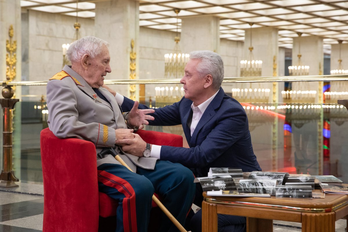 99-летний герой Битвы за Москву одним из первых посетил новую экспозицию Музея Победы
