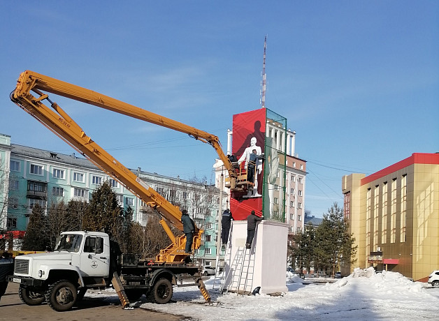В Новомосковске началась реставрация памятника Владимиру Ленину