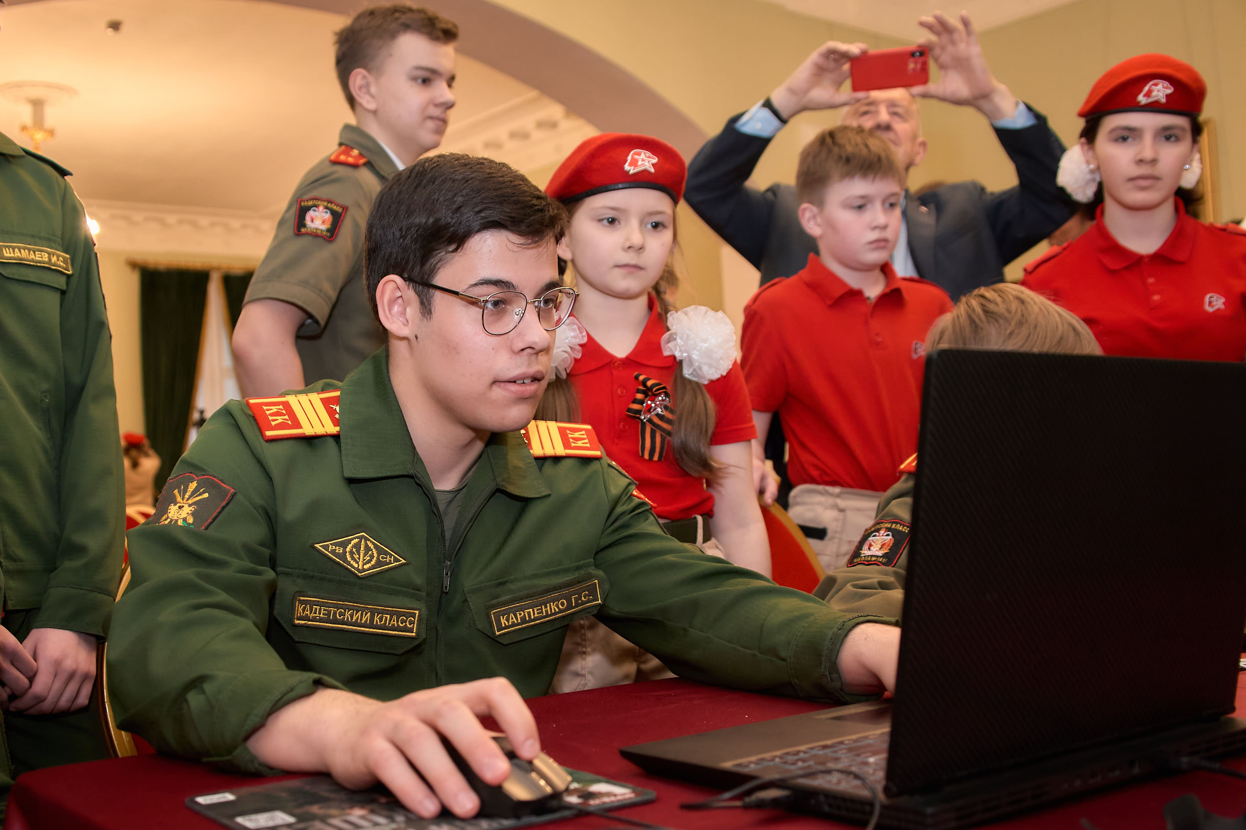 В ЦДРА состоялась встреча с разработчиками первой компьютерной игры, созданной по мотивам событий специальной военной операции