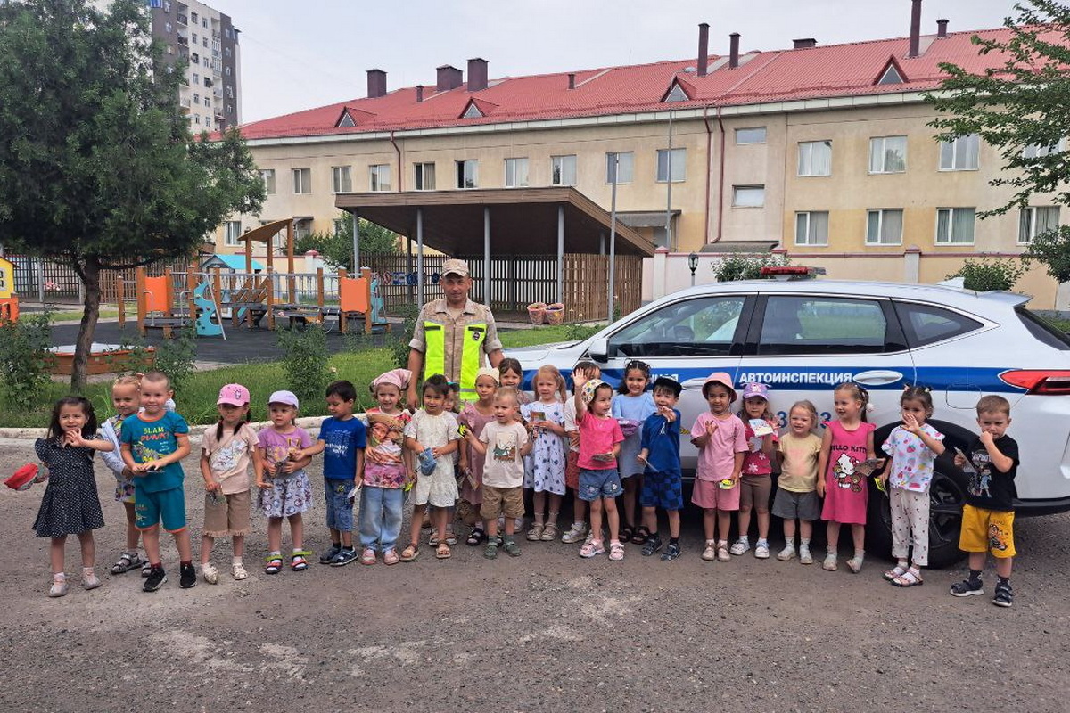 Инспекторы ВАИ ЦВО провели акцию «Внимание! Дети!» в Таджикистане