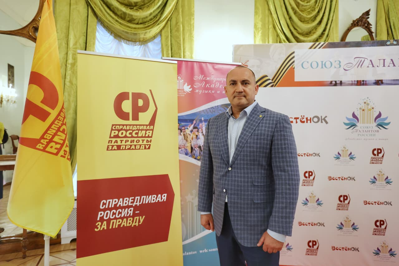 Вячеслав Калинин стал почётным гостем гала-концерта в Доме союзов по приглашению Сергея Миронова