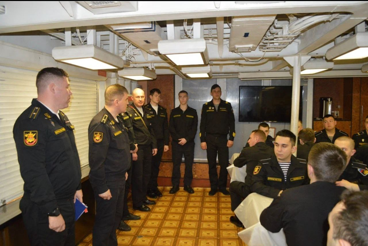 В Ленинградской военно-морской базе Балтфлота проходит месячник безопасности военной службы
