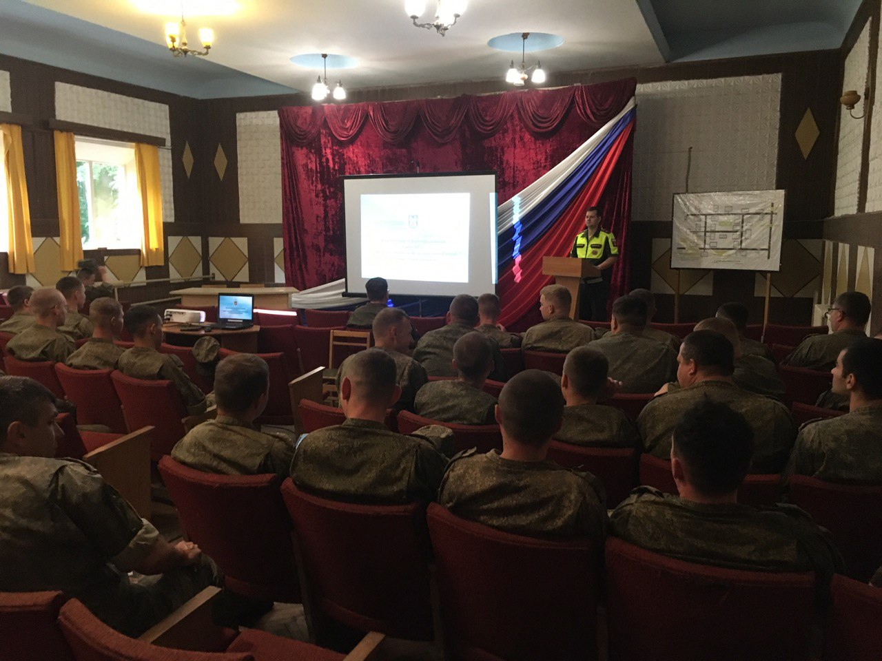 На Балтийском флоте военнослужащие ВАИ провели занятия по безопасности дорожного движения