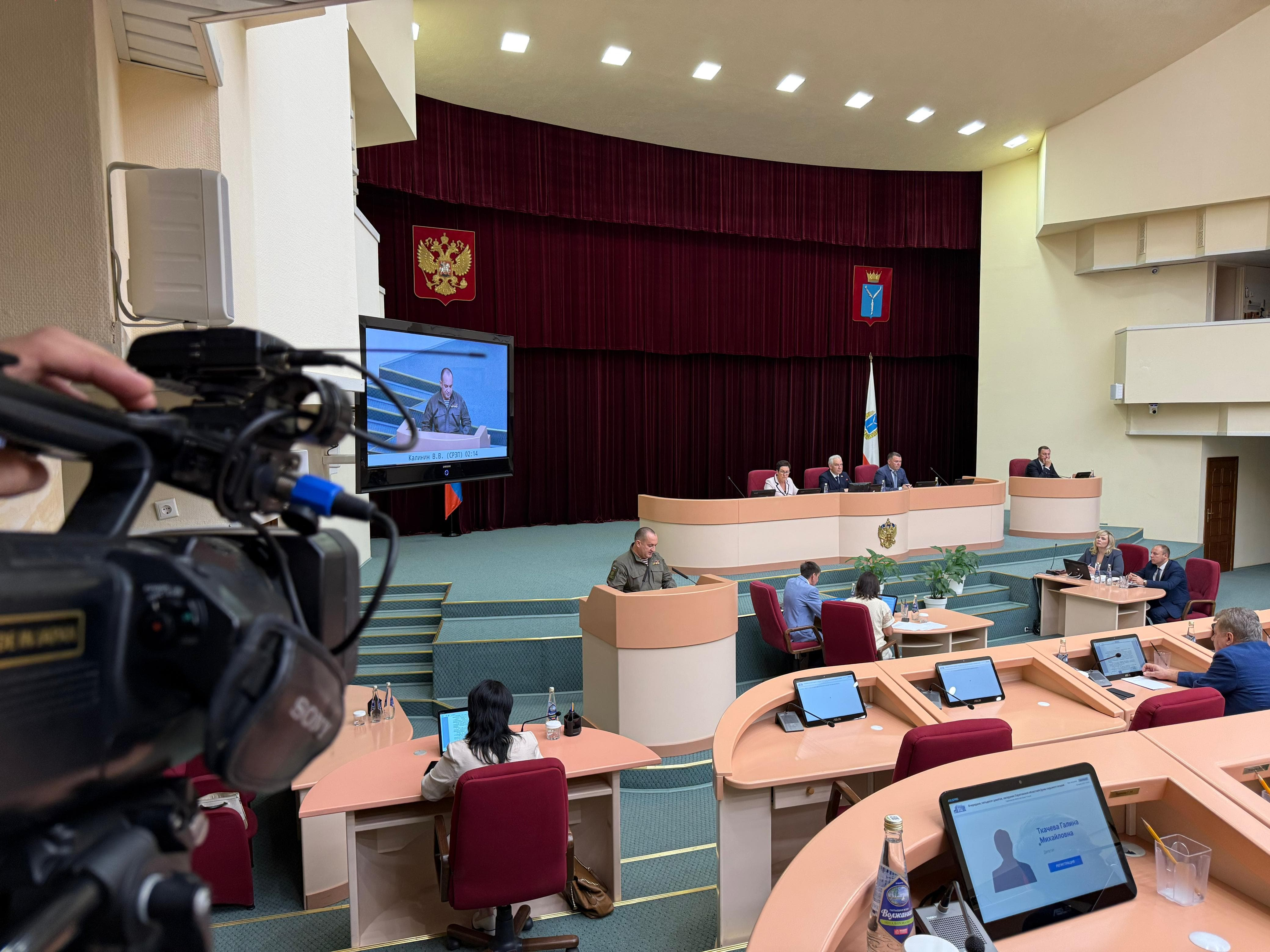 Калинин предложил меры борьбы с бедностью в Саратовской области