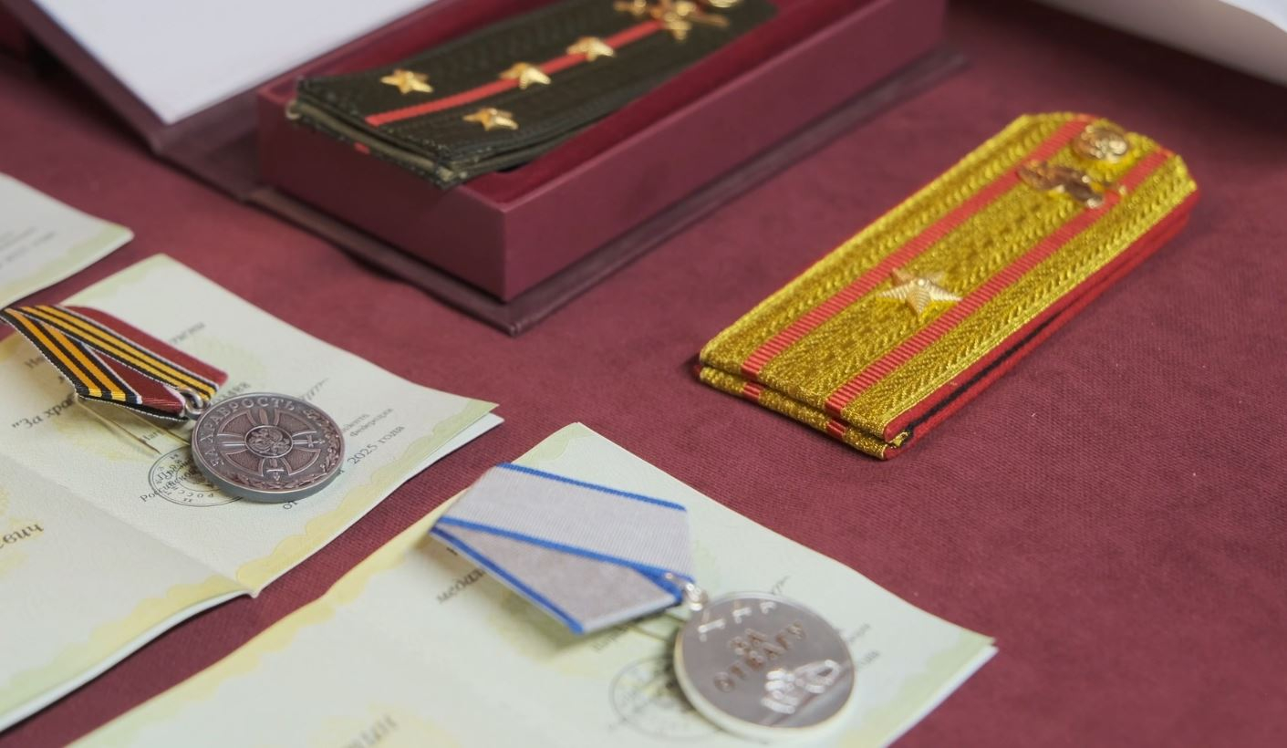 Танкисты 90-й гвардейской дивизии награждены в зоне СВО в День танкиста