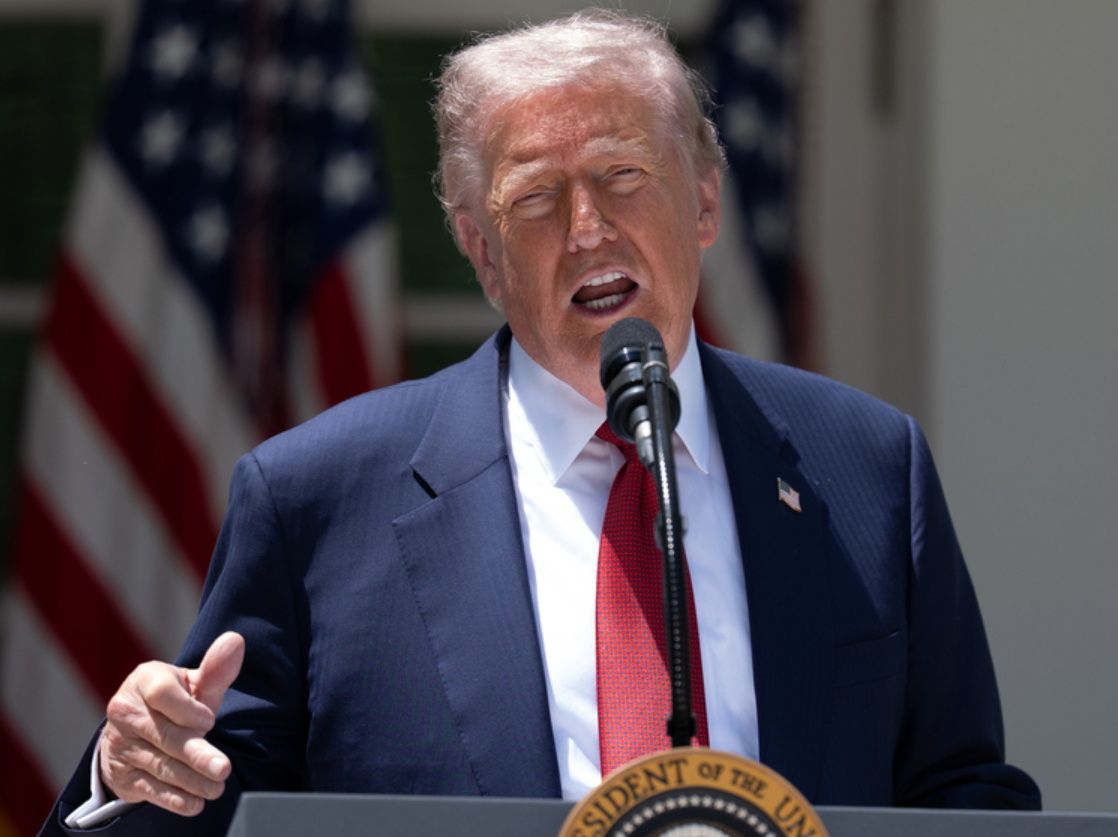 Эксперт разобрал обещания Трампа раскрыть великую тайну Вселенной